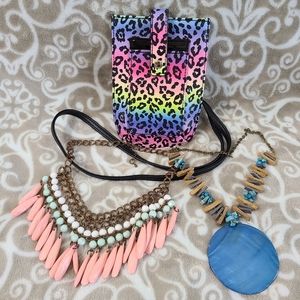 ⭐️5 for 20⭐️ Women's Accessories Bundle - bag and necklaces